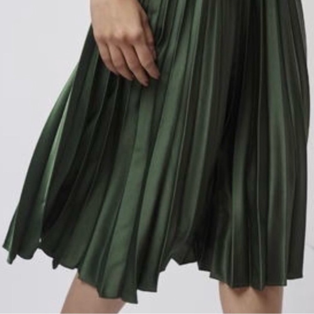 TOPSHOP PETITE Accordion Pleated Satin Olive Green Skirt, Size 0 - Picture 6 of 11
